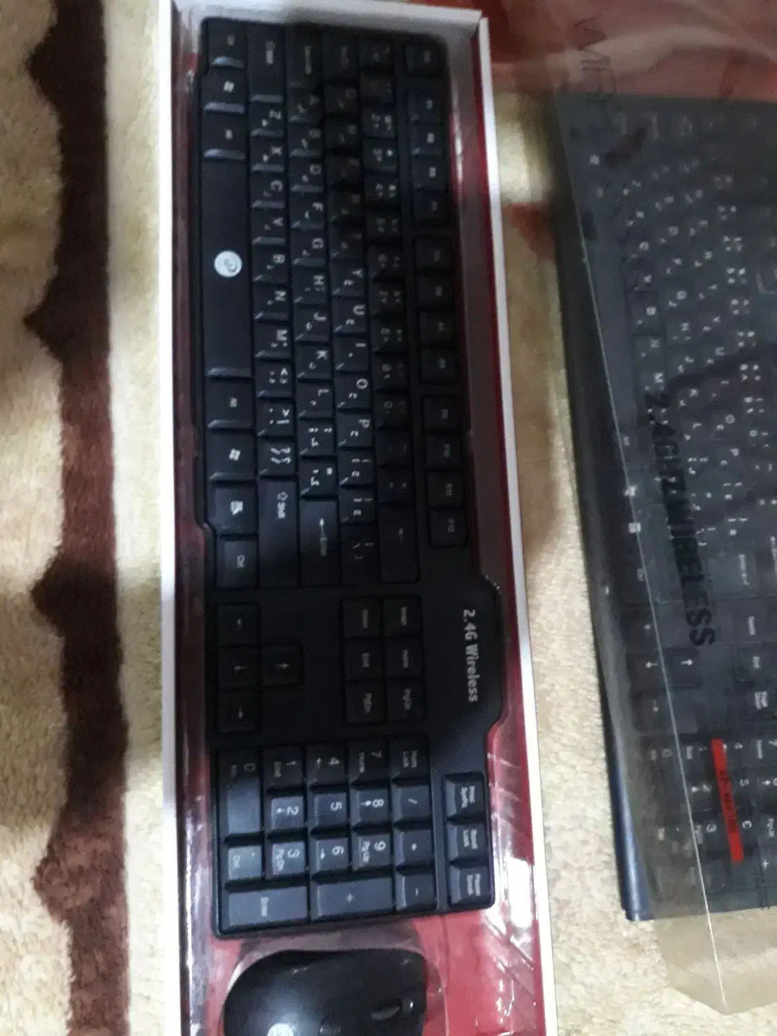 ۲عدد کیبورد کامپیوتر در حد نو بی سیم لاکچری|قطعات و لوازم جانبی رایانه|رشت, هلال احمر|دیوار