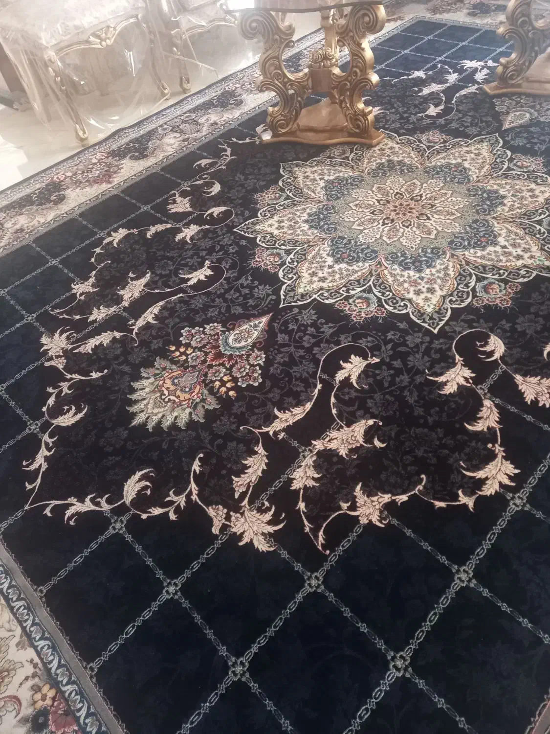 فرش|فرش|مشهد, ده دی|دیوار