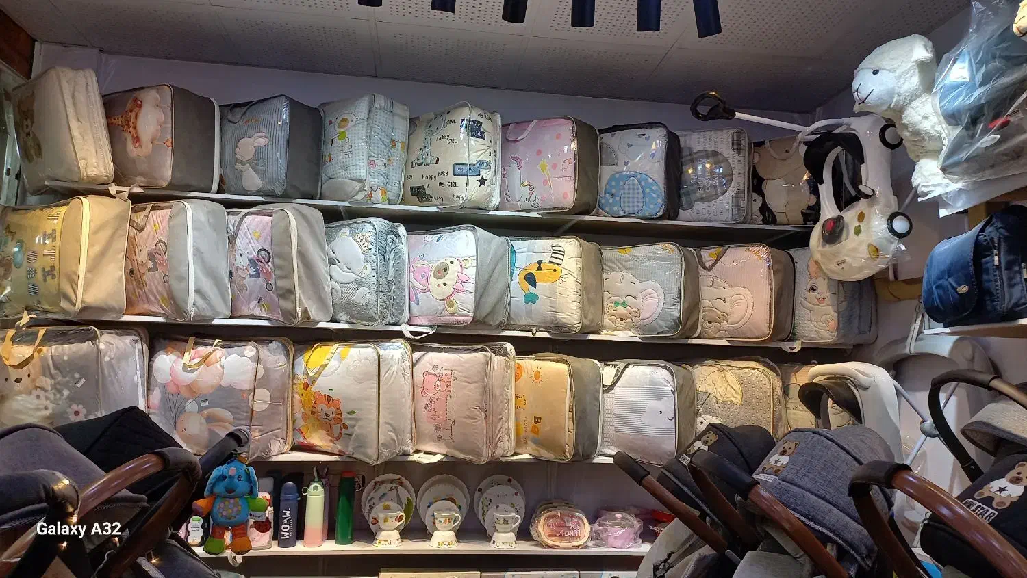 فروش سیسمونی ولباس بچگانه|کالسکه و لوازم جانبی|شهرکرد, |دیوار