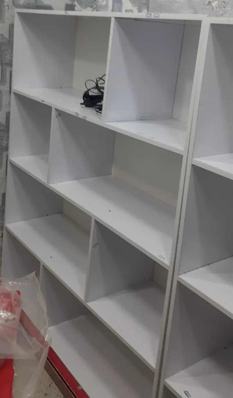 قفسه و ویترین باچند عددمانکن بچه گانه|فروشگاه و مغازه|الشتر, |دیوار