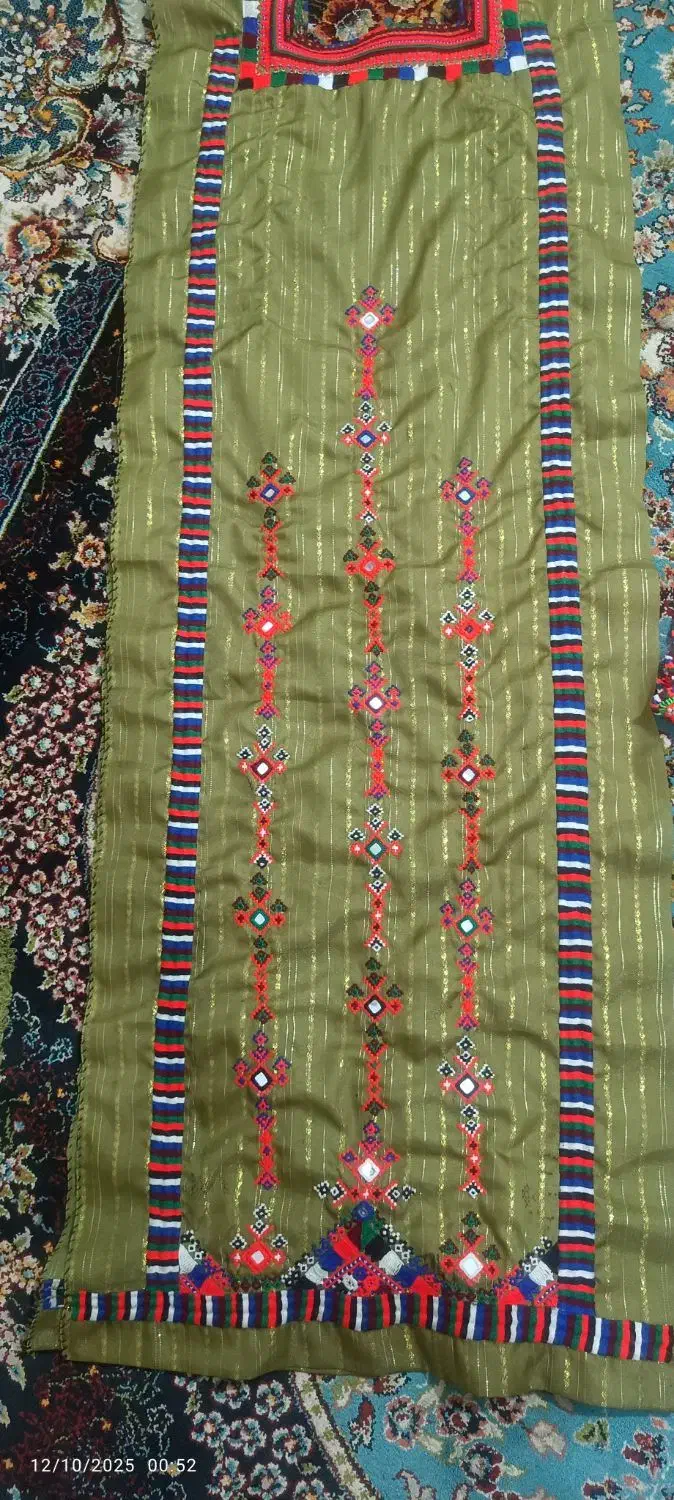 لباس تپه ای|لباس|سراوان, |دیوار