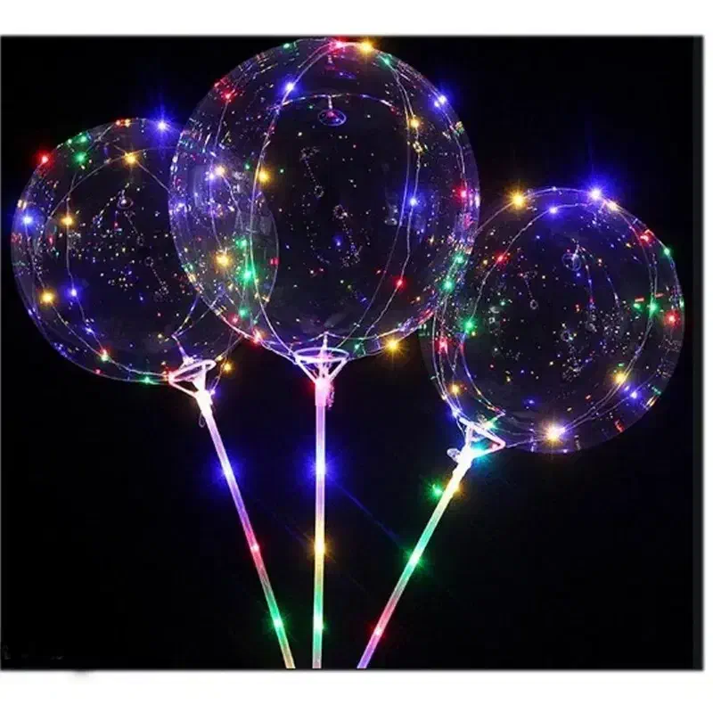 بوبوبالن چراغدار  برای اولین بار در میانه|اسباب‌‌بازی|میانه, |دیوار