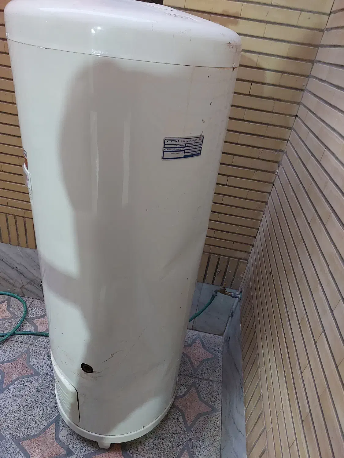 فروش آبگرمکن ایستاده بشکه ای|آبگرمکن، پکیج، شوفاژ|شاهینشهر, گزبرخوار|دیوار