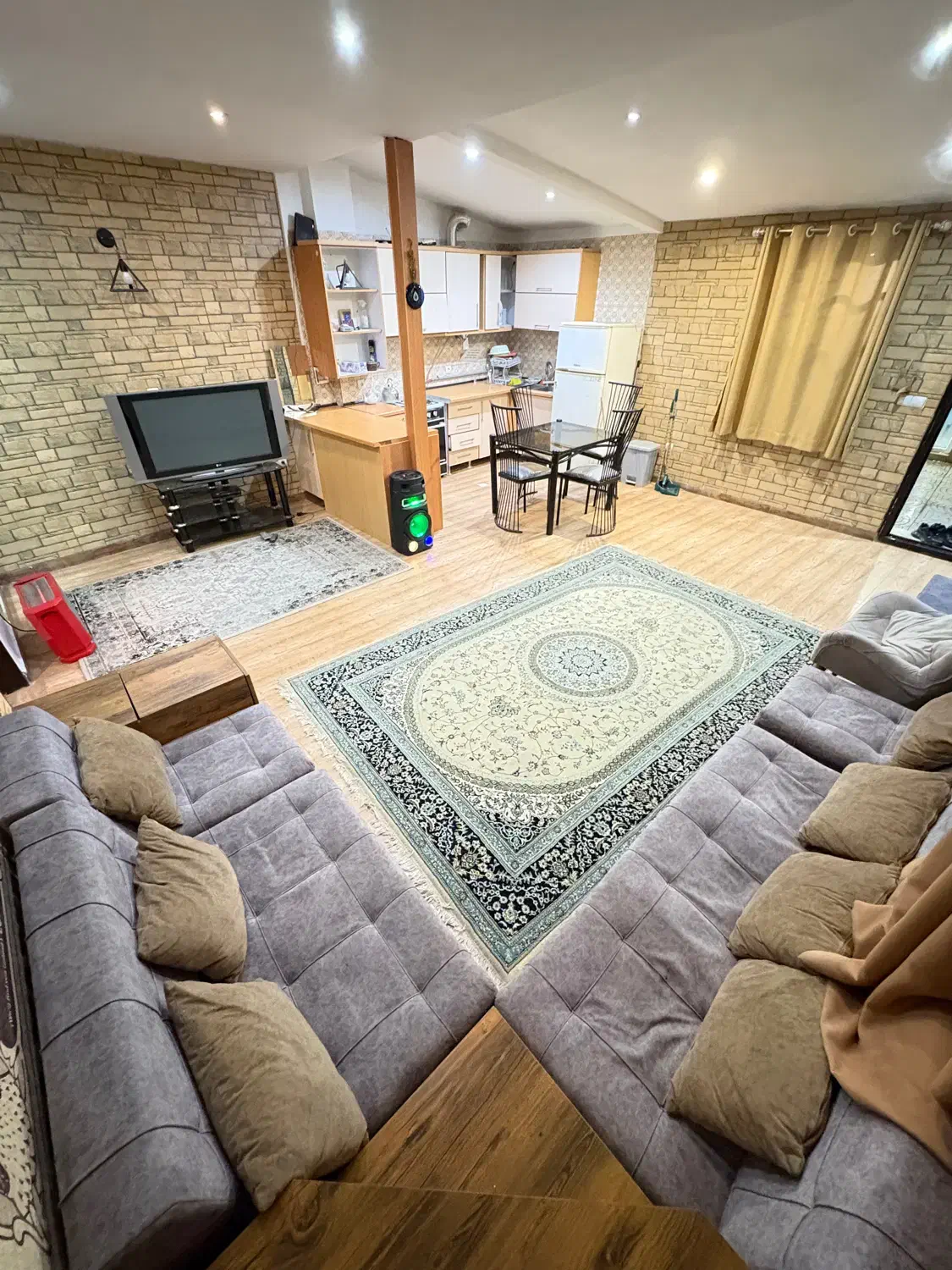 اجاره روزانه ویلا درکردان استخر سرپوشیده مالک هستم|اجارهٔ کوتاه‌مدت ویلا و باغ|کوهسار (البرز), |دیوار