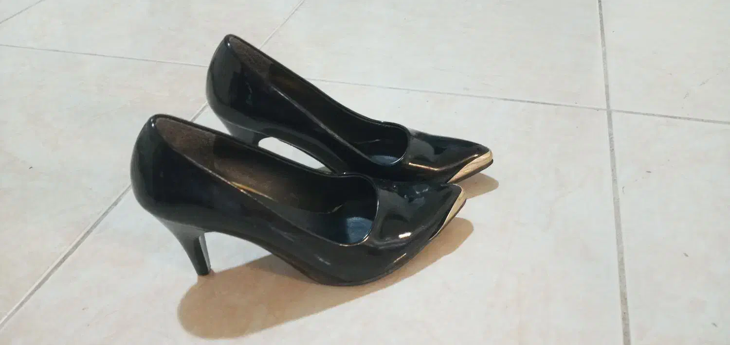 کفش مجلسی|کیف، کفش، کمربند|قم, چهار مردان|دیوار