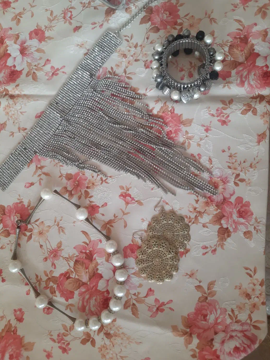 اکسسوری|زیورآلات و اکسسوری|رودهن, |دیوار