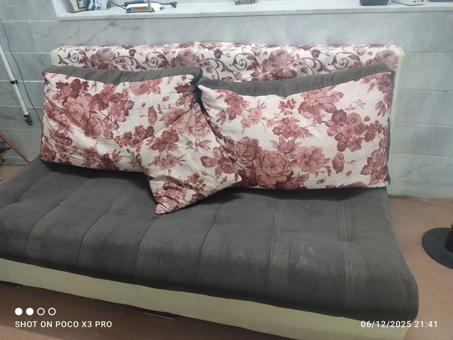 مبلمان|مبلمان خانگی و میز عسلی|اردکان, |دیوار