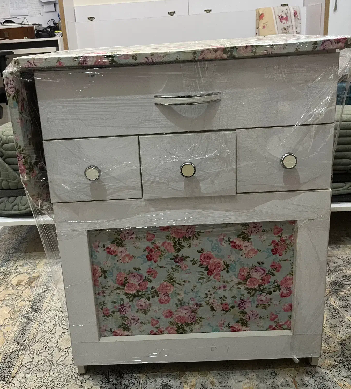 میز اتوی کمد دار و نو|اتو و لوازم اتو|تهران, شهران شمالی|دیوار