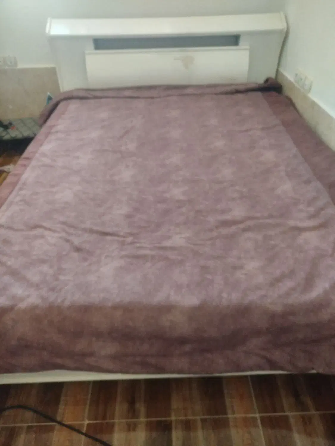 فروش فوری تخت خواب و میز دراور|تخت و سرویس خواب|صدرا-فارس, فاز ۲|دیوار