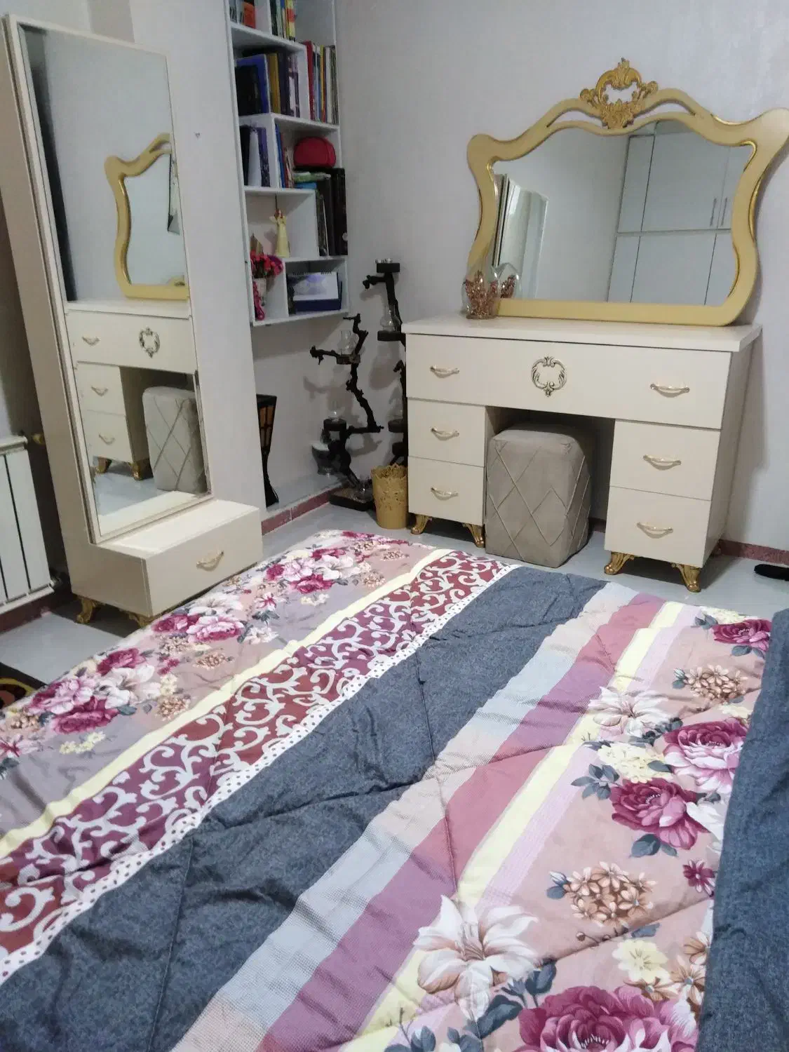 سرویس خواب دو نفره ی شرکتی در حد صفر|تخت و سرویس خواب|سقز, |دیوار