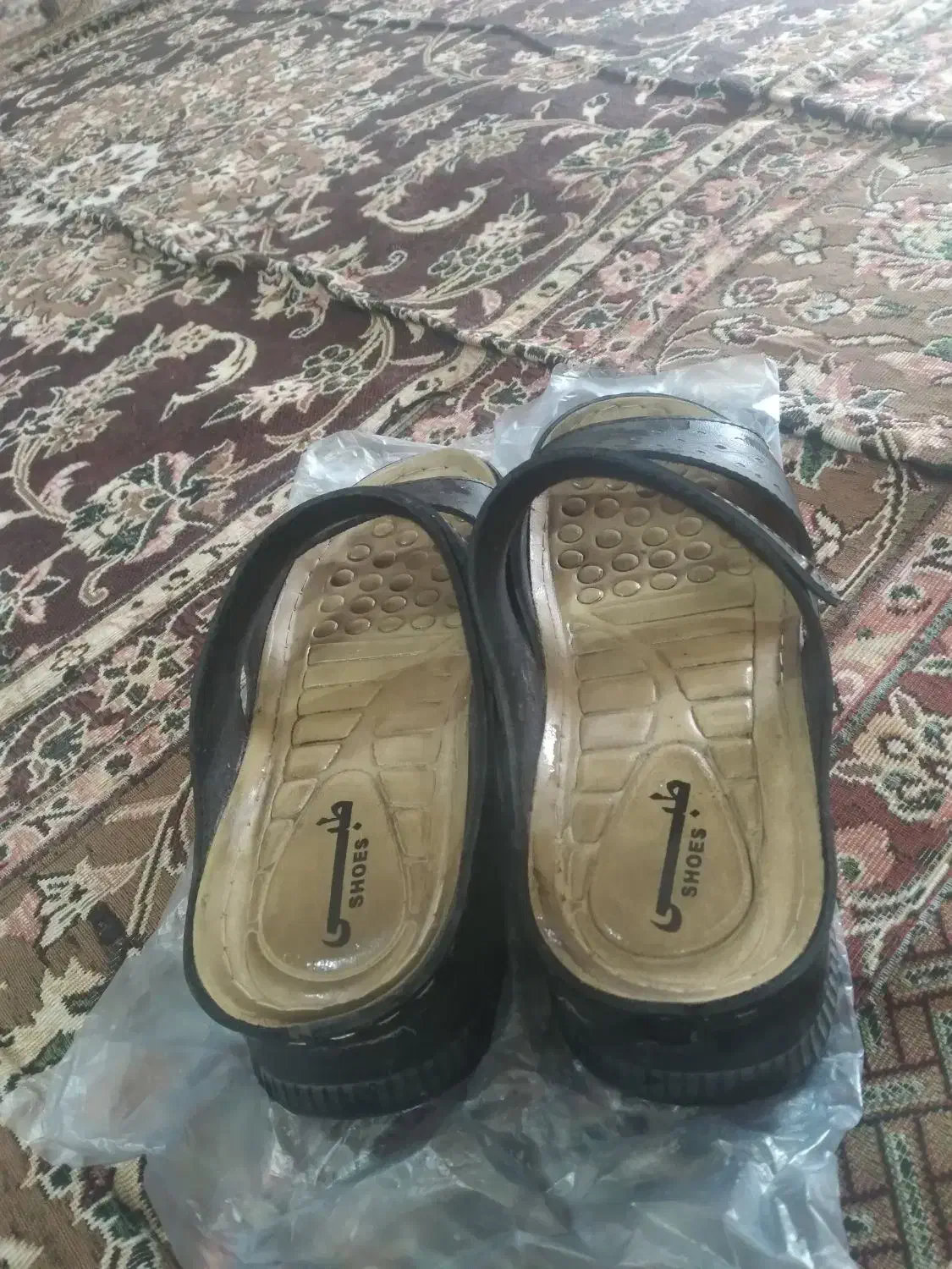 دمپایی‌‌سایز۳۷|کیف، کفش، کمربند|اصفهان, باغ دریاچه|دیوار