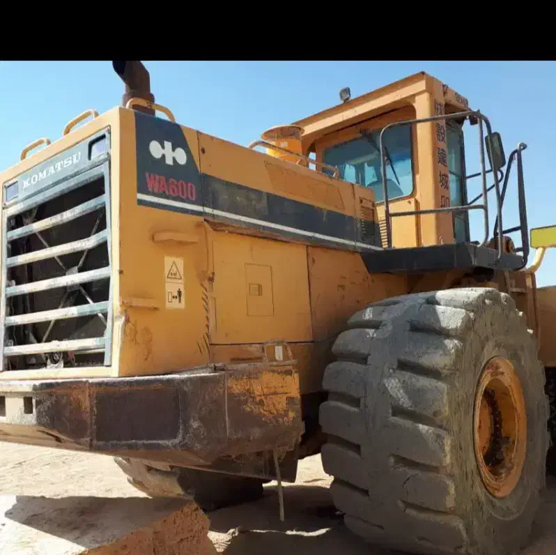 لودر کوماتسو ۶۰۰ خط یک|خودرو سنگین|بروجرد, |دیوار