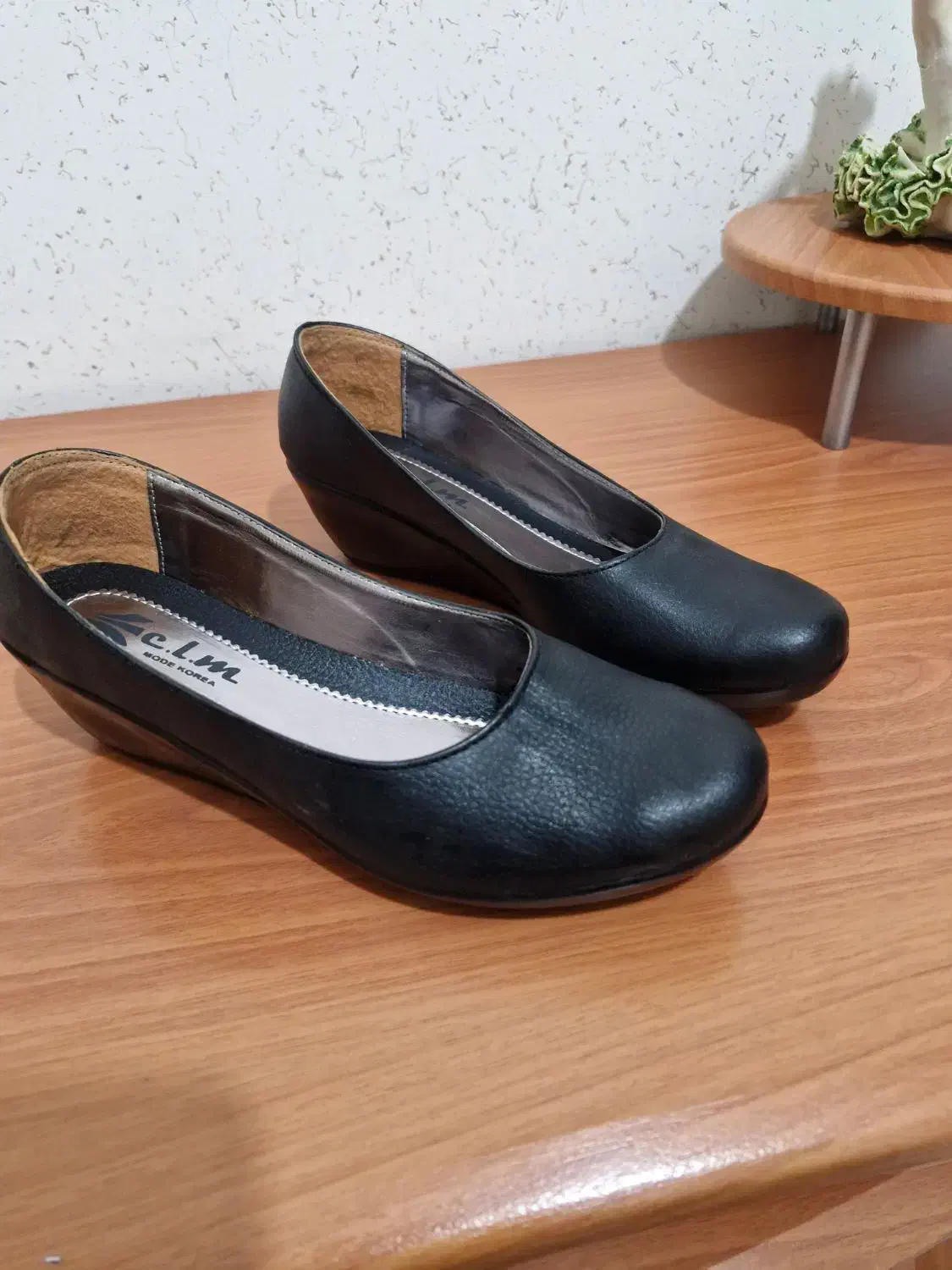 کفش و کیف|کیف، کفش، کمربند|دورود, |دیوار