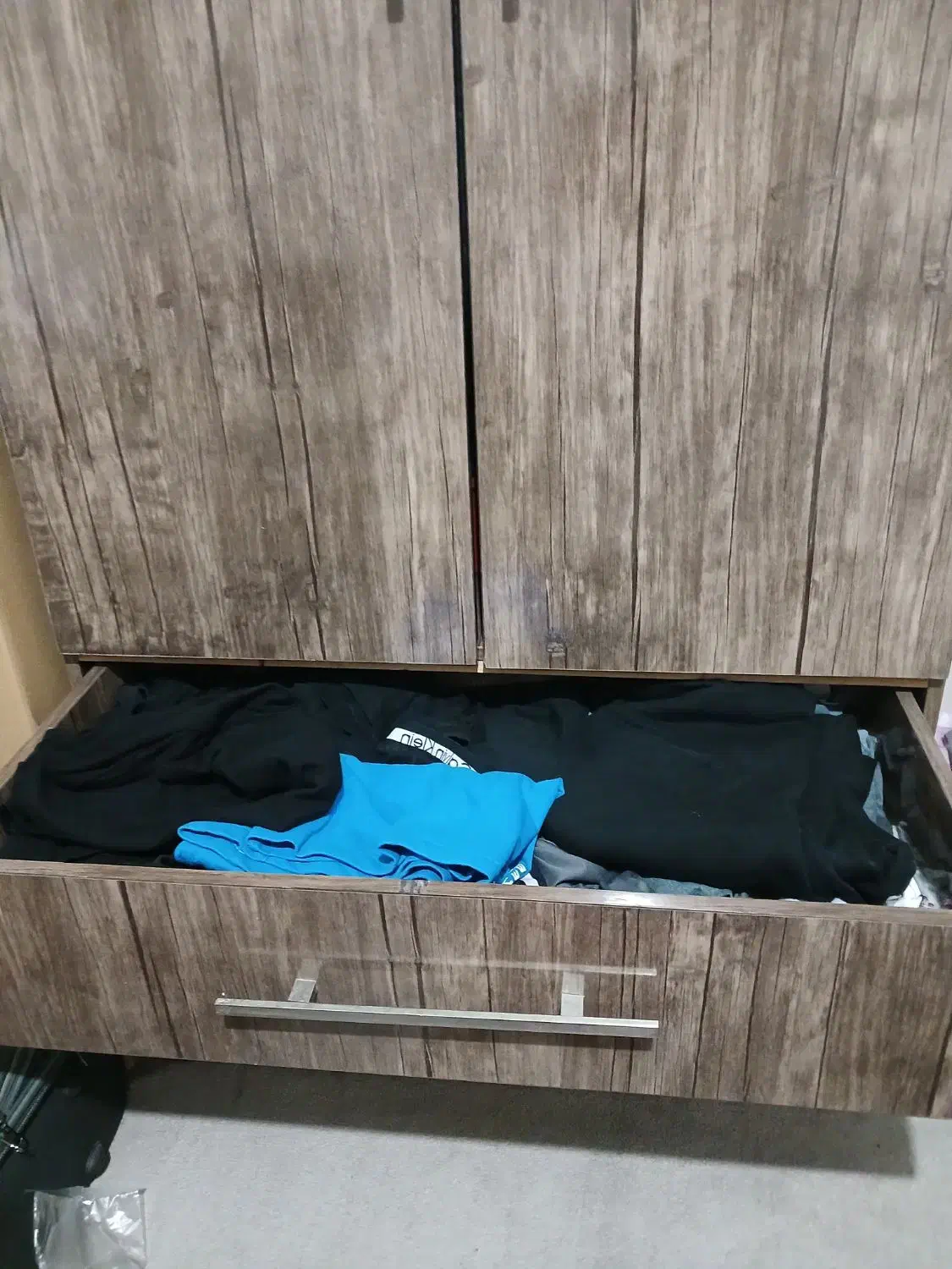 کمد دو درب و سه کشو چوب کمد سالم|جاکفشی، کمد، دراور|اسلام‌شهر, شهرک سالور|دیوار