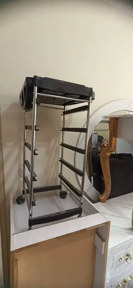 میزن ناخن|آرایشگاه و سالن‌های زیبایی|پرند, فاز ۶|دیوار