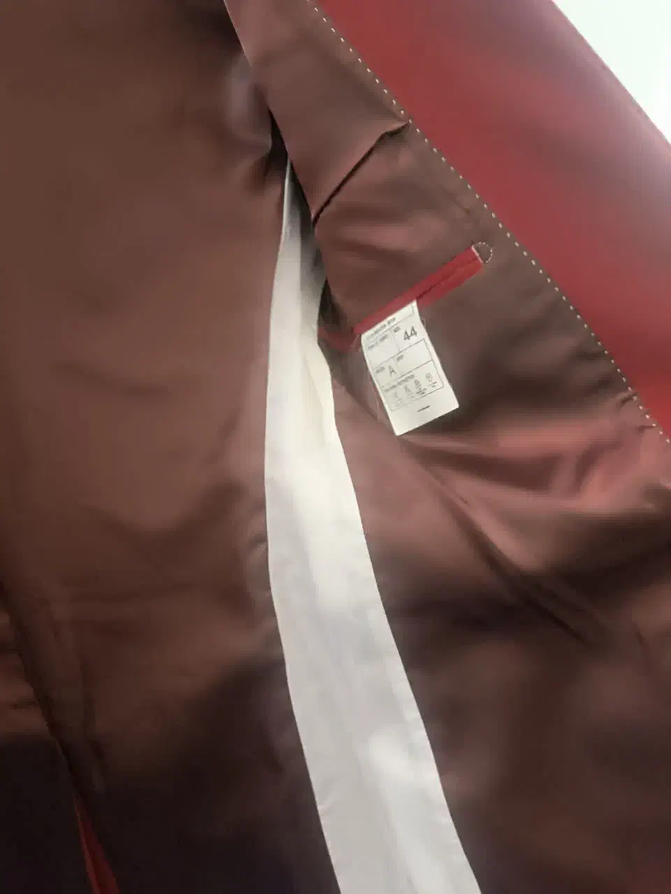 کت تک|لباس|تهران, استخر|دیوار