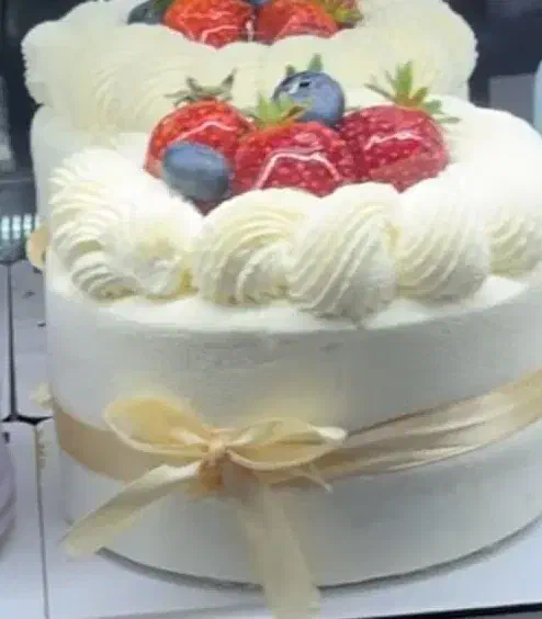 فروشنده قنادی نیازمندیم|استخدام خدمات فروشگاه و رستوران|تبریز, |دیوار