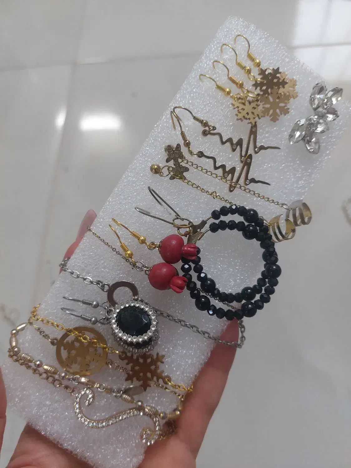 تعدادی بدلیجات|بدلیجات|قرچک, قشلاق جیتو|دیوار