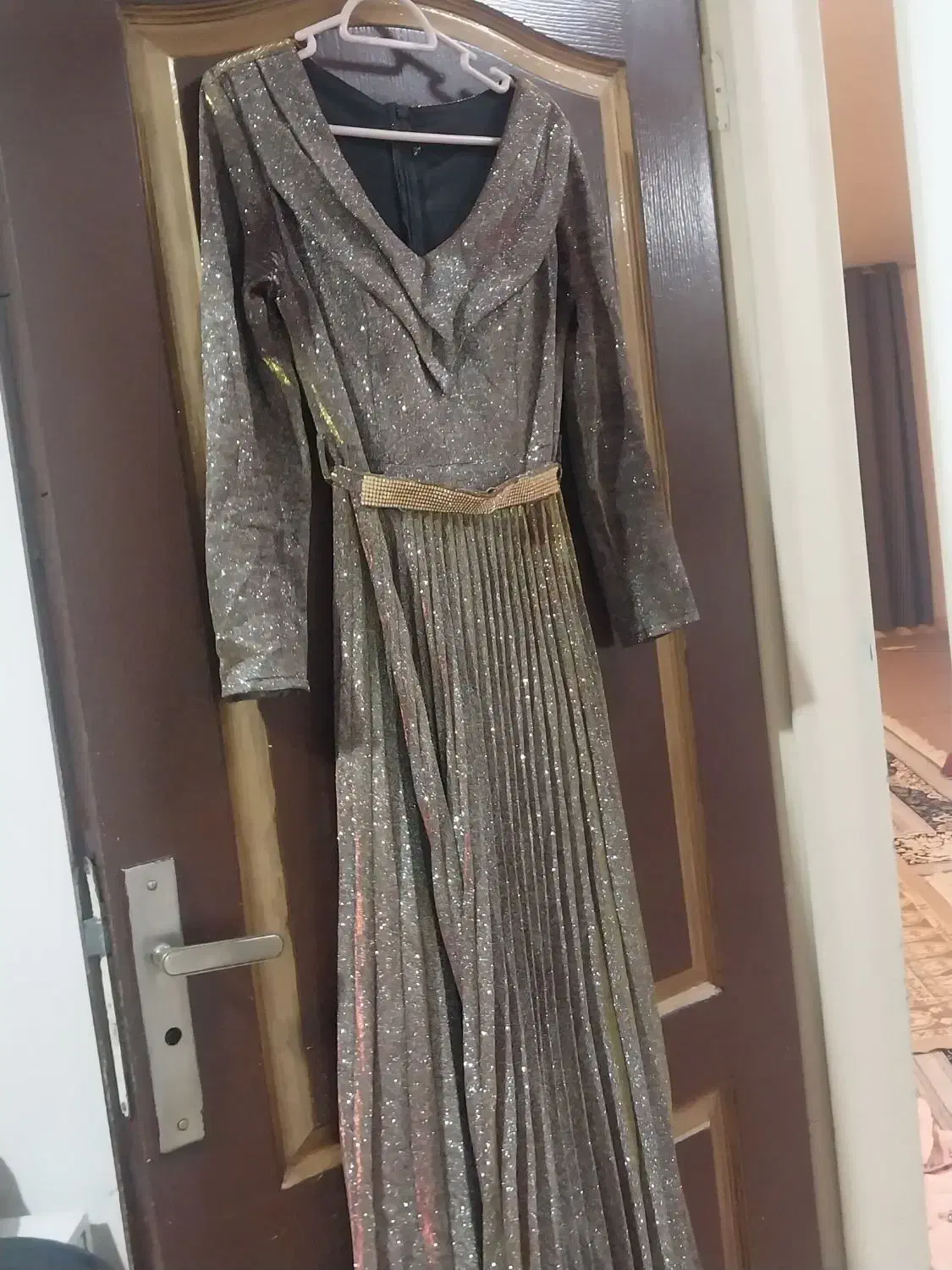 لباس|لباس|ملارد, |دیوار