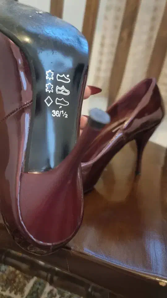 کیف و کفش ست|کیف، کفش، کمربند|دماوند, گیلاوند|دیوار