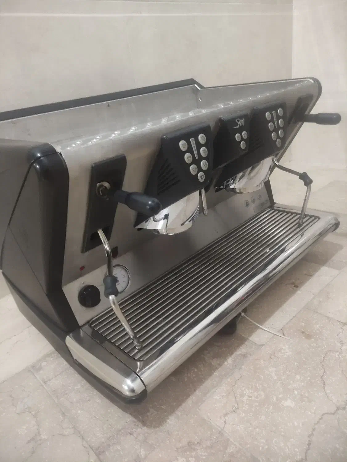 فروش یک عدد دستگاه قهوه ساز صنعتی|کافیشاپ و رستوران|زنجان, |دیوار