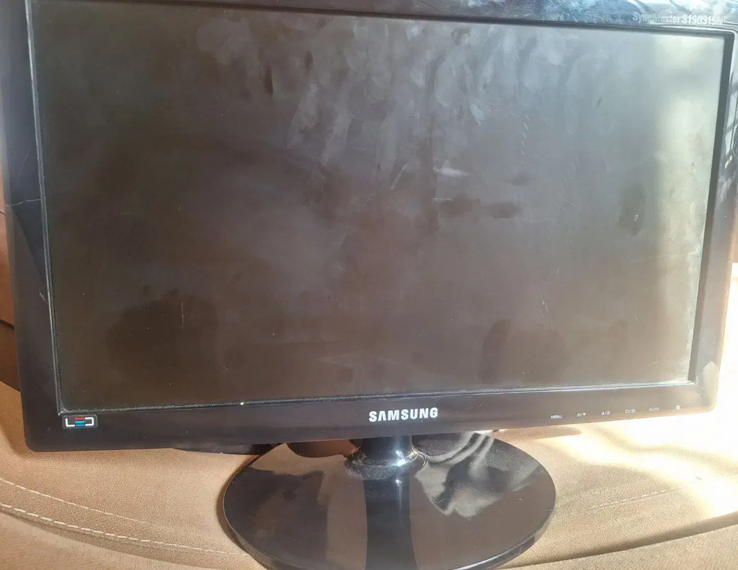 کامپیوتر|رایانه رومیزی|لردگان, |دیوار