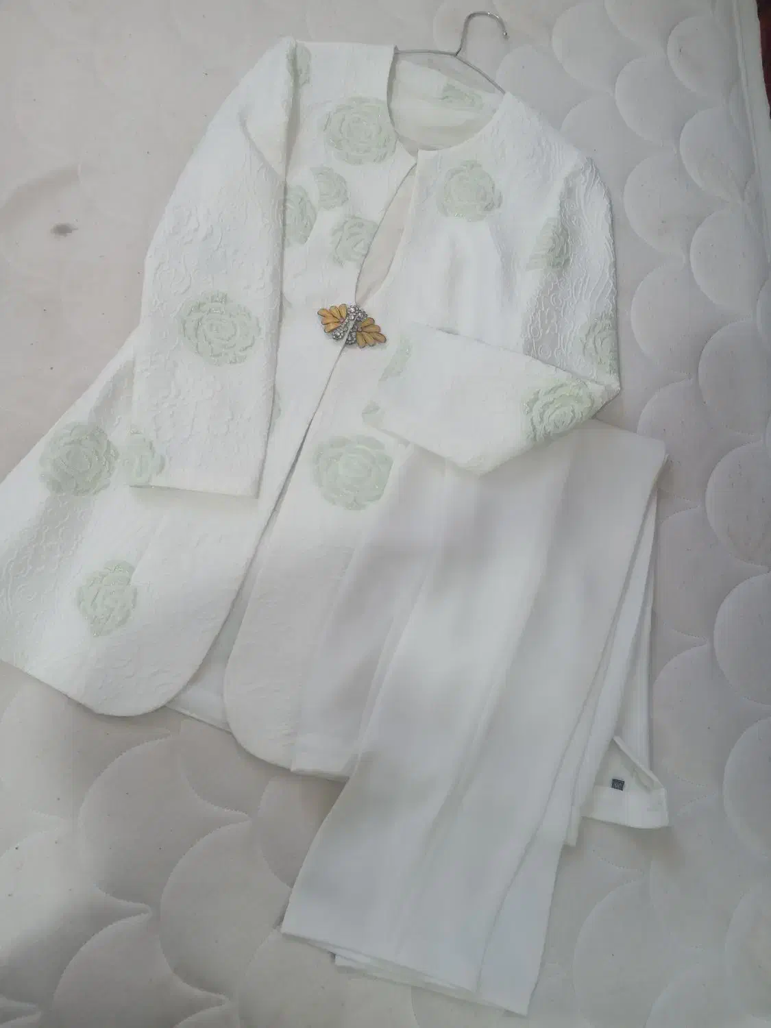 کت و شلوار مجلسی|لباس|خوی, |دیوار