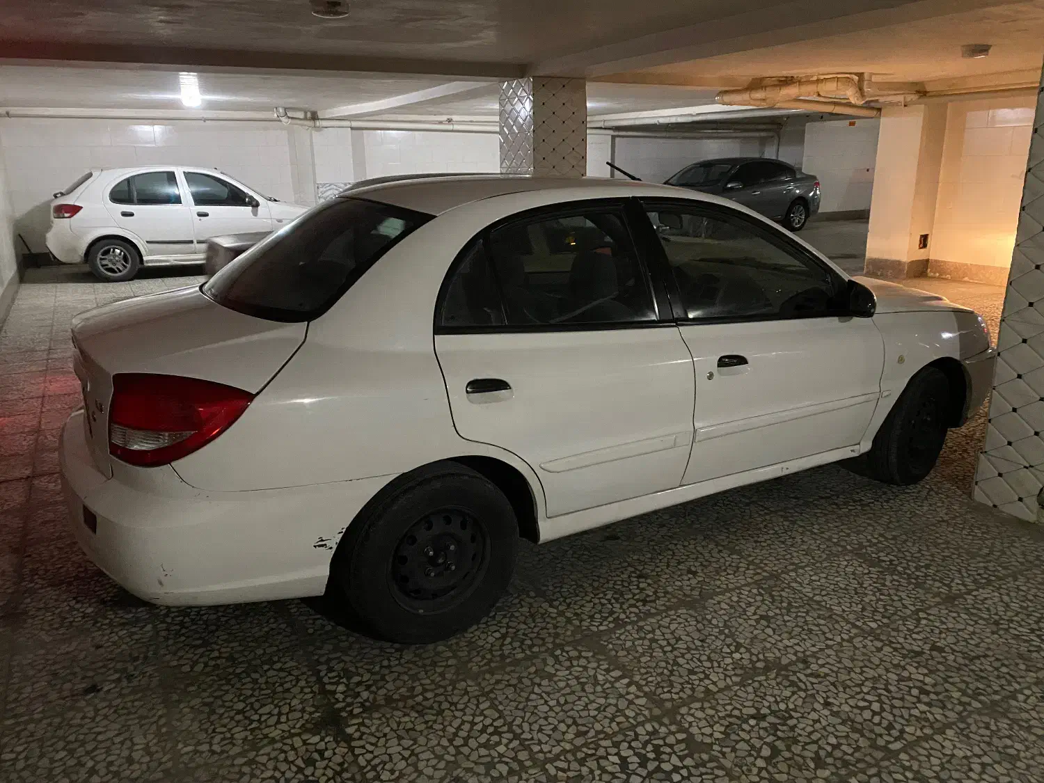 ماشین ریو مدل ۸۸ سفید|خودرو سواری و وانت|کرج, باغستان|دیوار