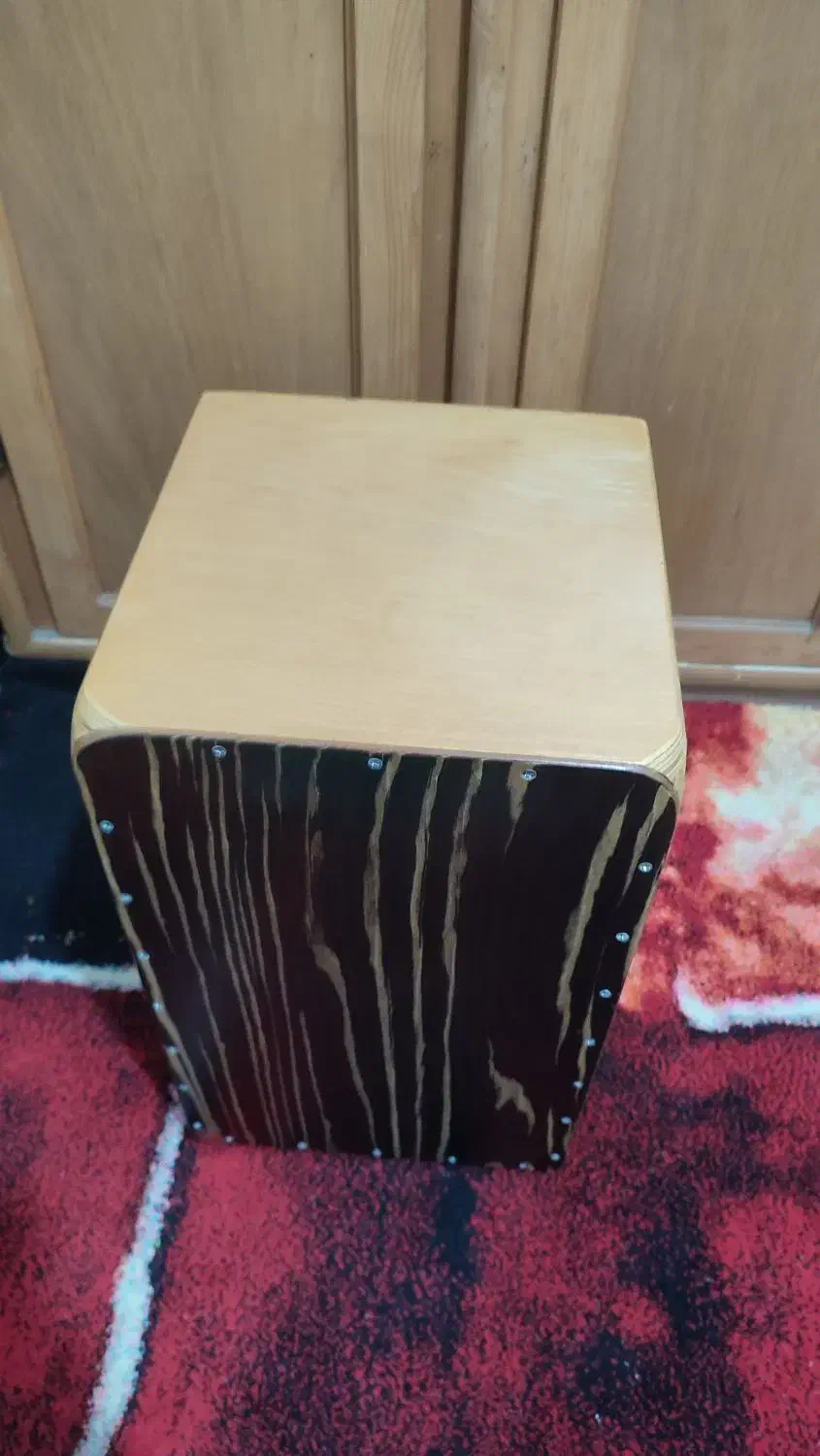 ساز کاخن پادوک|درام و پرکاشن|صحنه, |دیوار