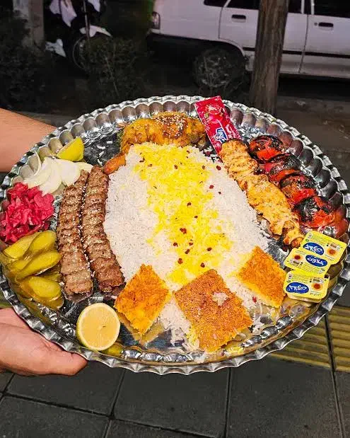 استخدام پرسنل خانم یا آقا برای رستوران|استخدام خدمات فروشگاه و رستوران|سلمانشهر, |دیوار