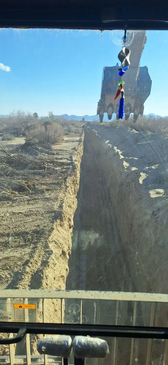 بیل مکانیکی چرخ زنجیری 220 (اجاره ای)|خدمات حمل و نقل|سیرجان, |دیوار