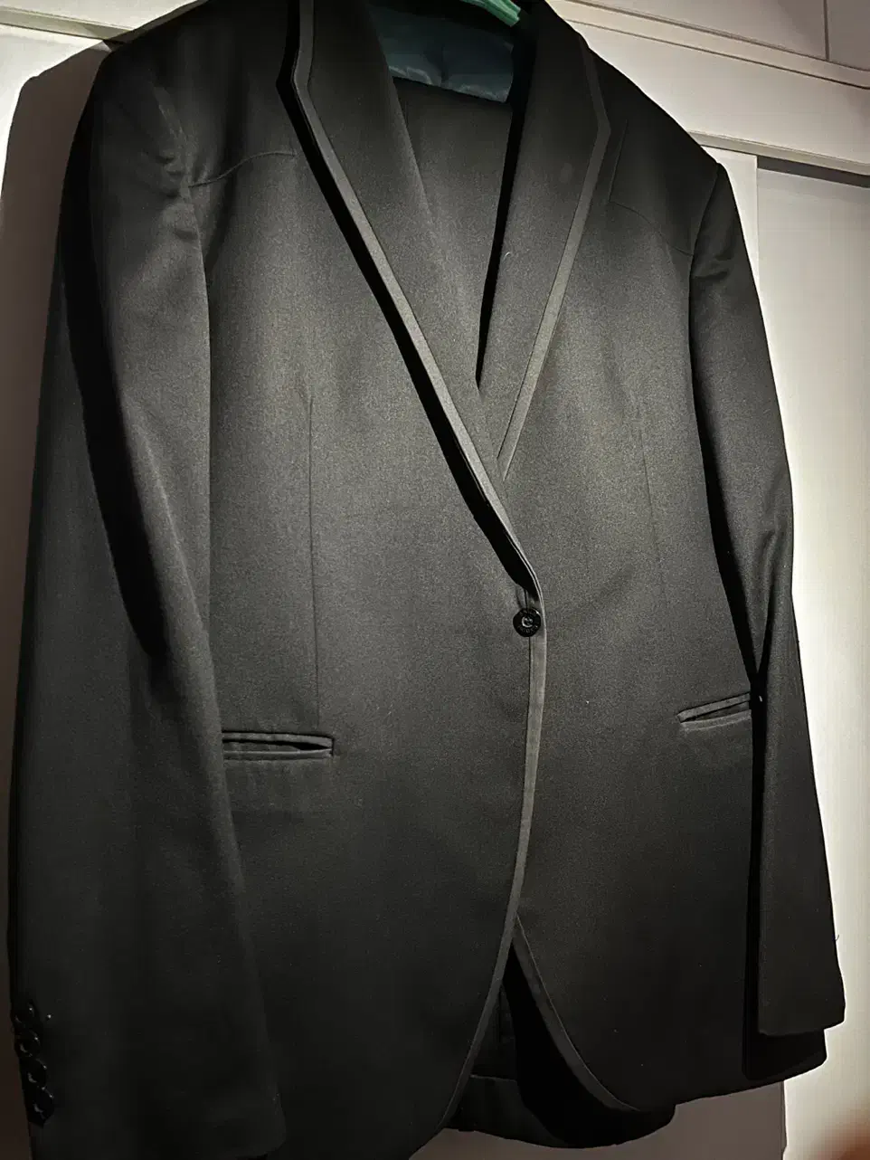 ۲ دست کت و شلوار مجلسی|لباس|قدس, شهر‌قدس|دیوار