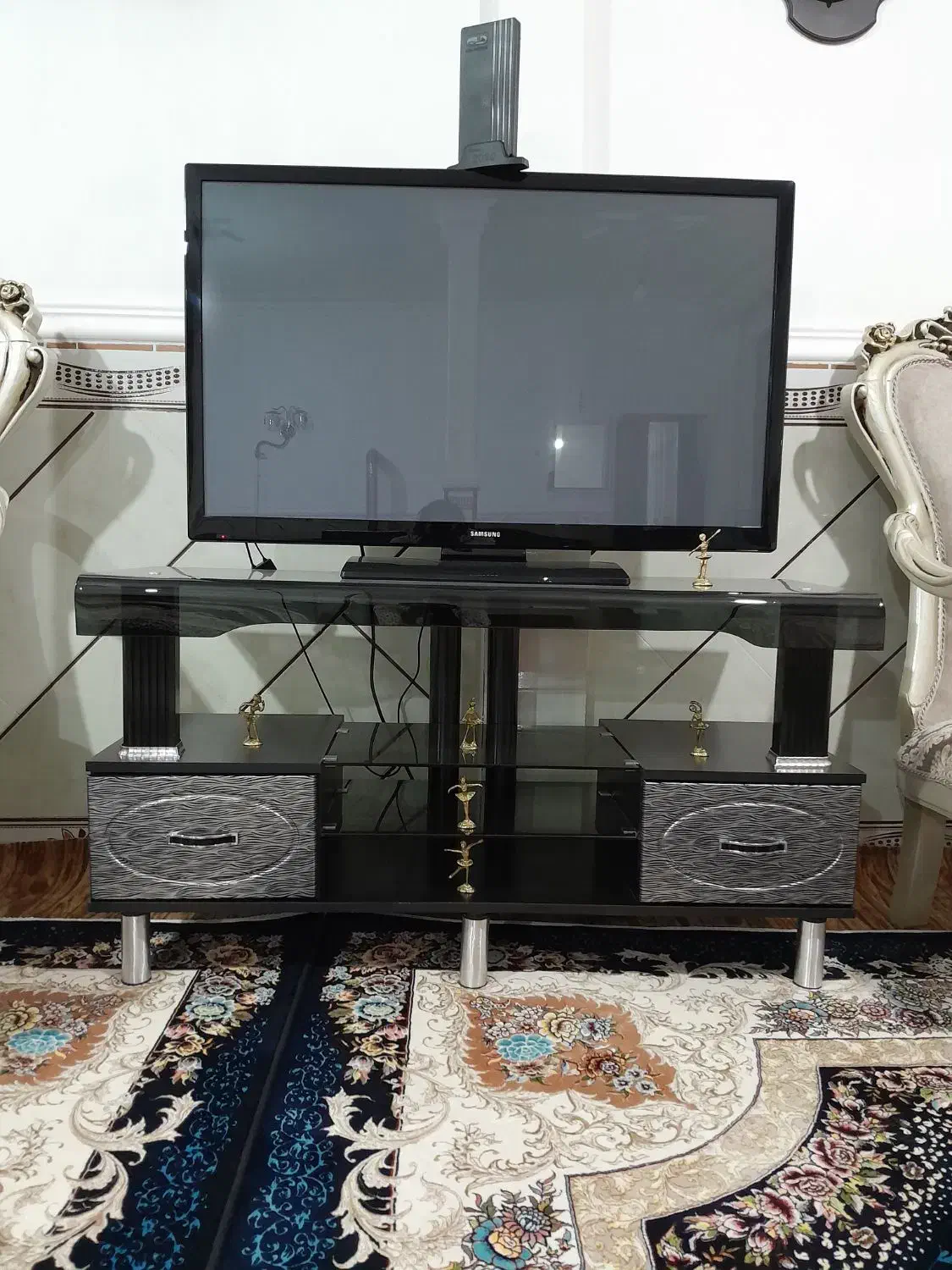 میز تلویزیون در حد نو|میز تلویزیون|هشترود, |دیوار