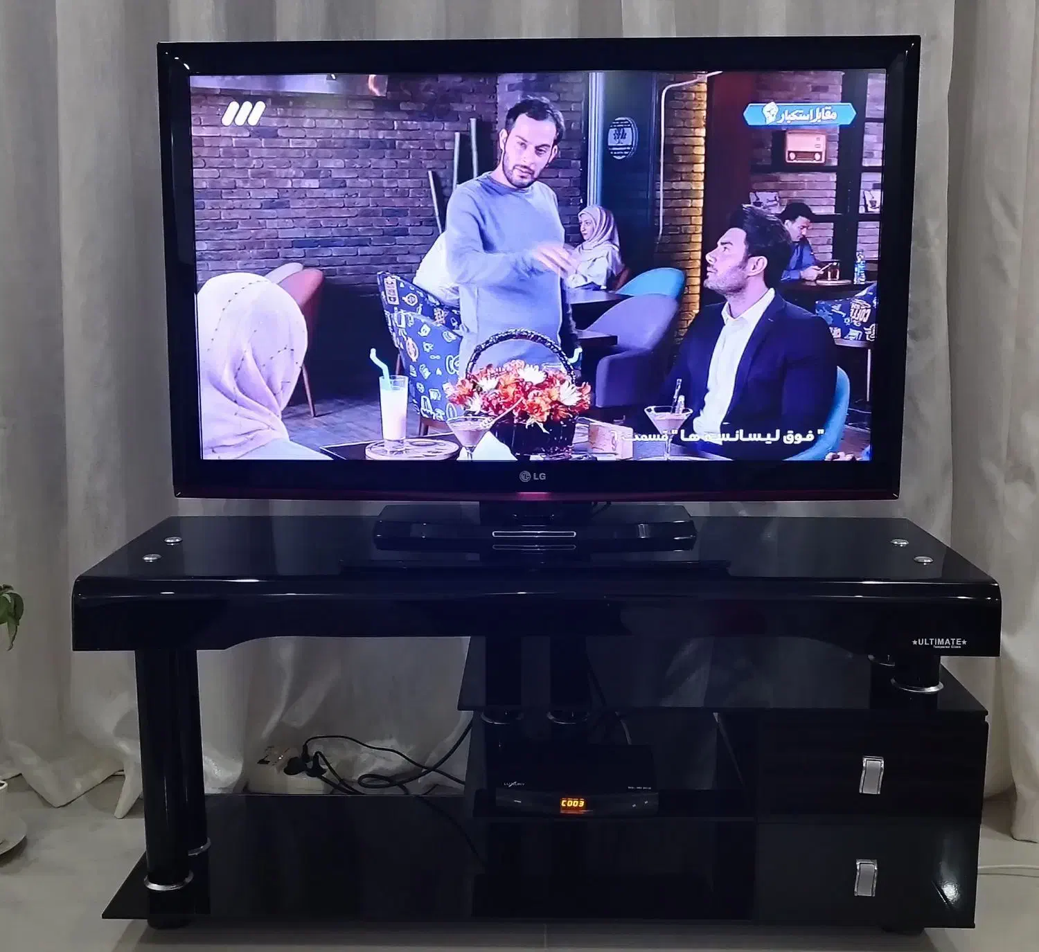 تلویزیون 42 اینچ ال جی....|تلویزیون و پروژکتور|بروجرد, |دیوار