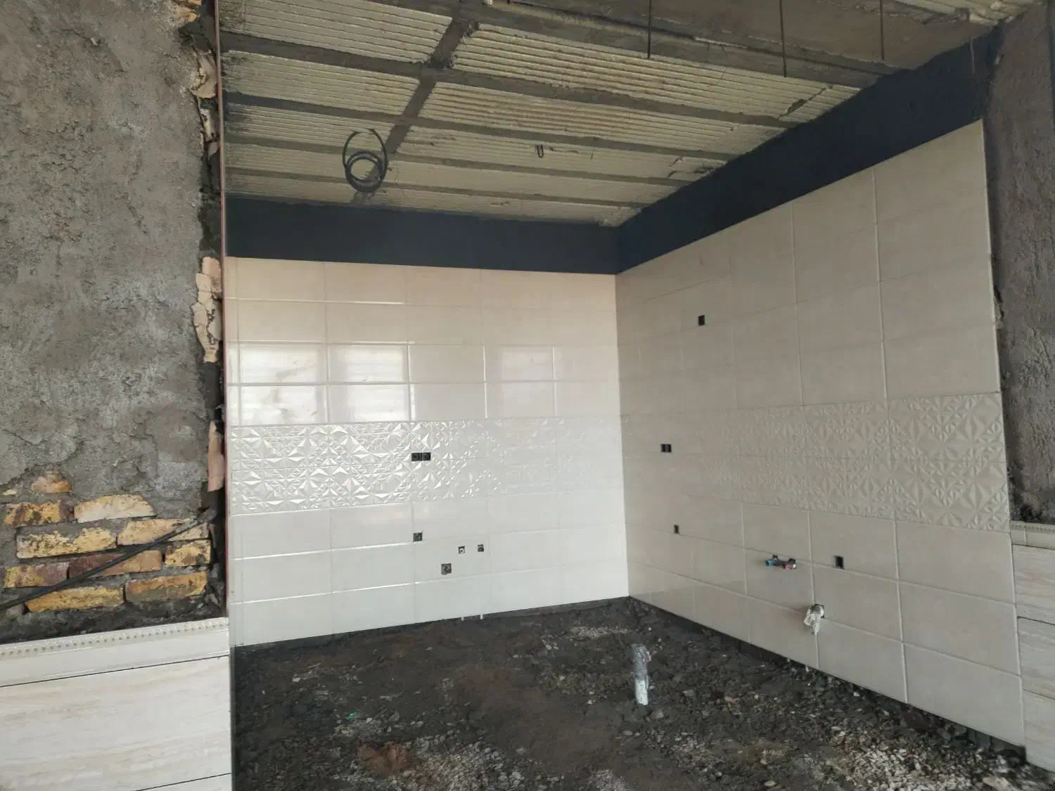 استا بنا دیوار چین با سرامیک پایین‌ترین قیمت|خدمات پیشه و مهارت|زرند, |دیوار