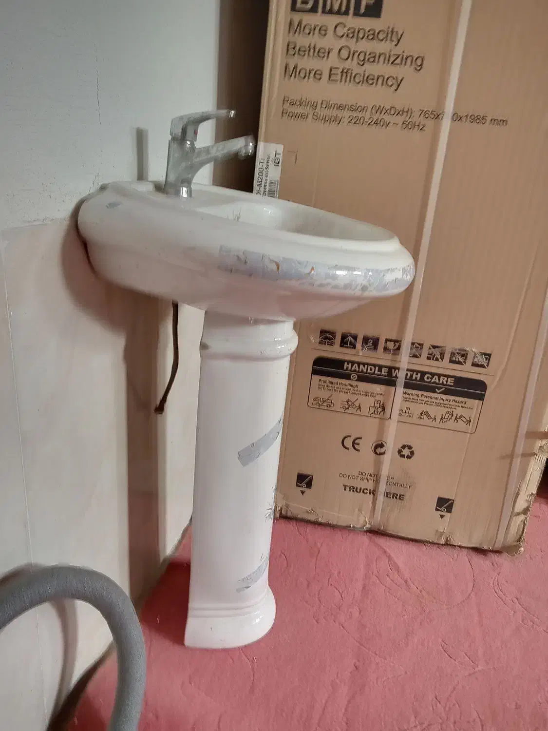 دستشویی با شیر روش|لوازم حمام|شاهرود, |دیوار