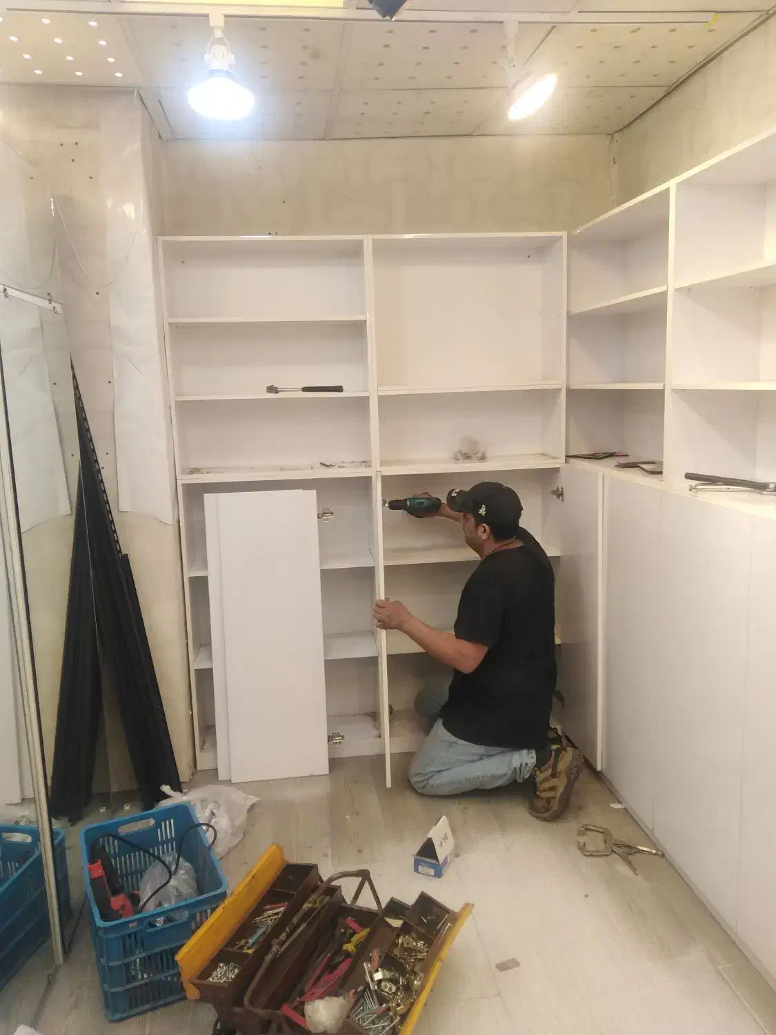 تعمیرات کمدریلی کابینت خوردهکاری ساخت کمد وکابینت|خدمات پیشه و مهارت|تهران, صادقیه|دیوار