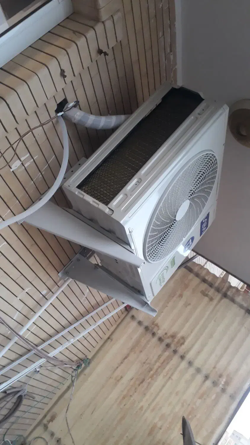 نصاب کولر گازی ، جابجایی ، لوله گذاری ، نصب کولر|خدمات پیشه و مهارت|تبریز, |دیوار