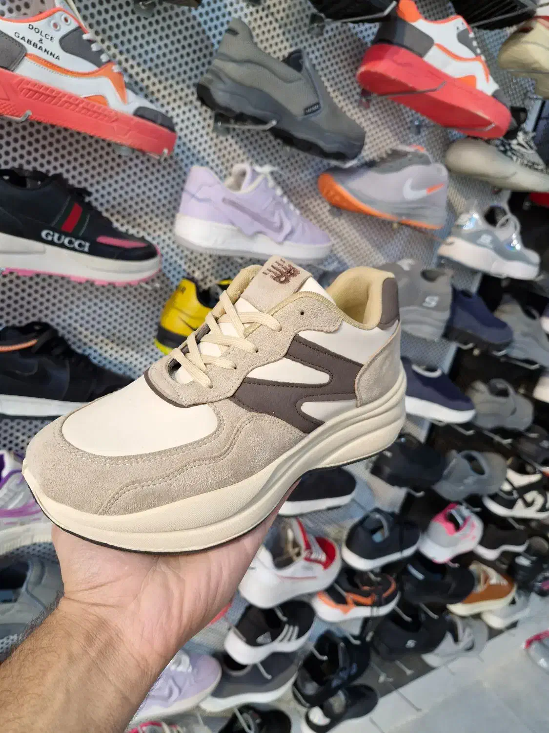 به علت انبارگردانی فقط ۱۸۰ و 380 تومان|کیف، کفش، کمربند|شیراز, سلطان آباد|دیوار