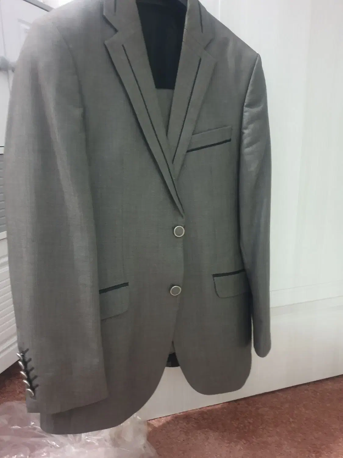 ۳کت شلوار سایز ۴۴و ۴۶ و پالتو سایز xl|لباس|شهریار, شهریار|دیوار