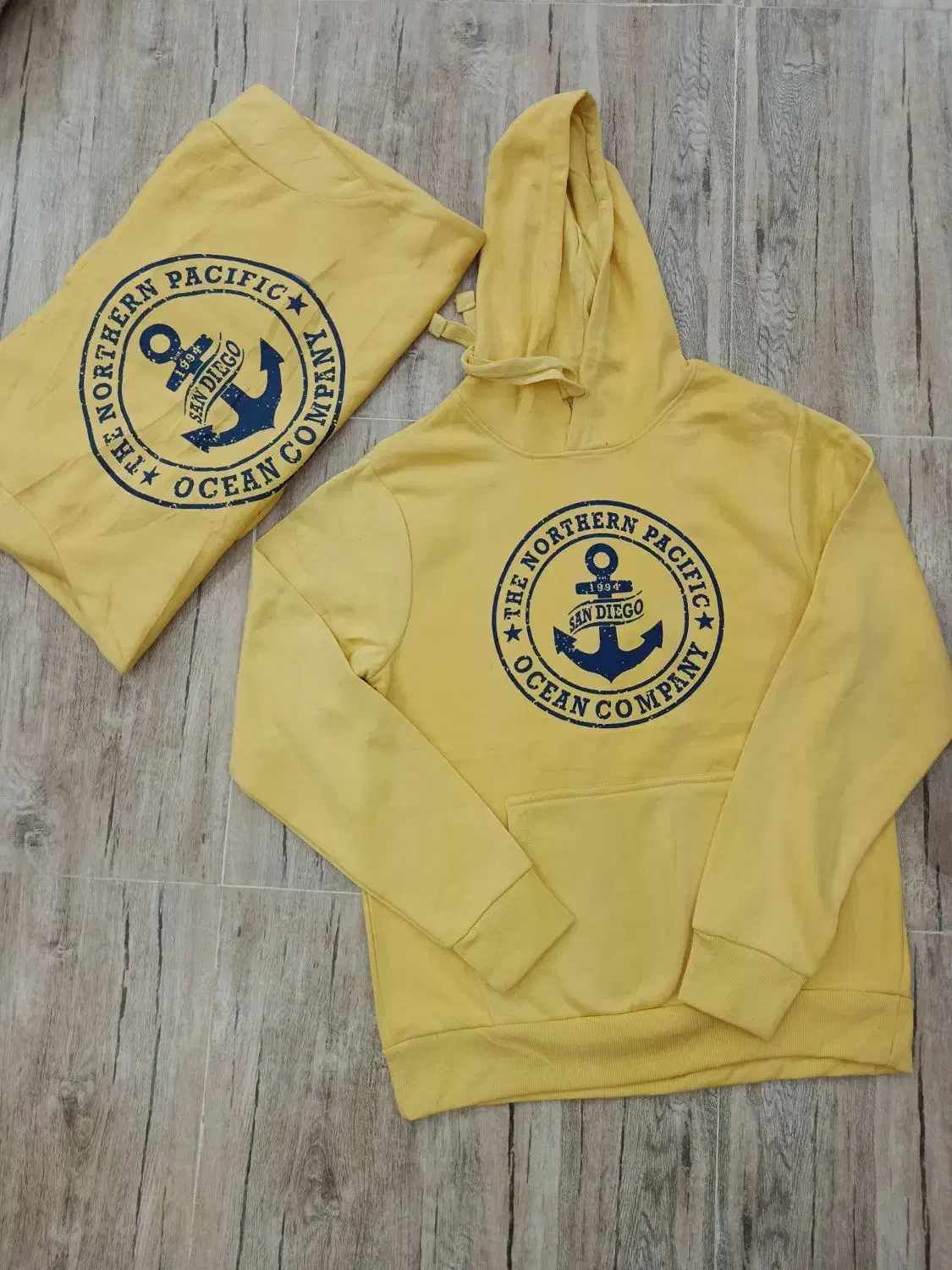 هودی و‌کاپشن استوک اروپایی|لباس|کاشان, باغ ماجد|دیوار