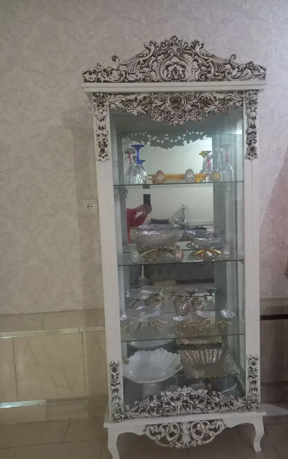 بوفه ویترین تاج دار|بوفه، ویترین، کنسول|رشت, لاکان|دیوار