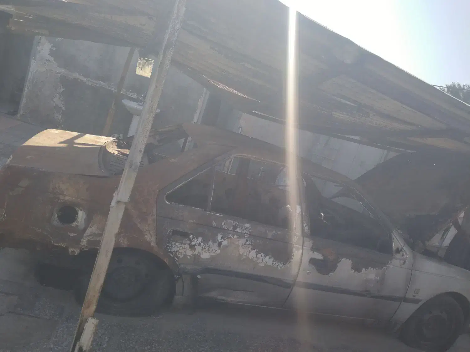 فروش پژو ۹۱ بدنه سوخته  موتور گیربکس سالم|خودرو سواری و وانت|کهنوج, |دیوار