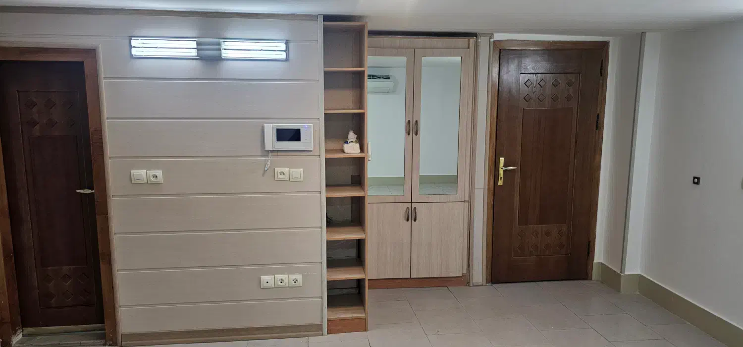 اجازه سوییت|اجارهٔ آپارتمان|اصفهان, باغ نگاره|دیوار