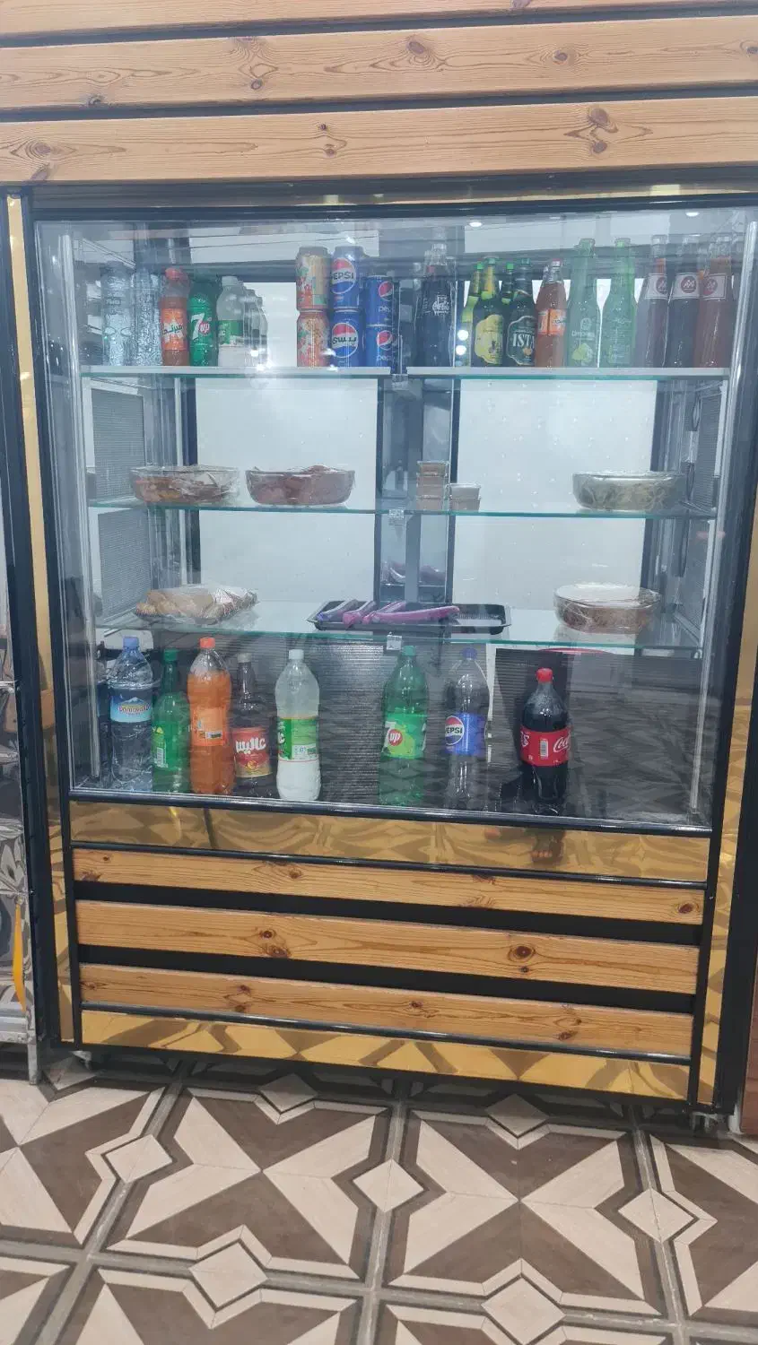 فروش وسایل ساندویچی یا واگذاری مغازه|کافیشاپ و رستوران|میبد, |دیوار