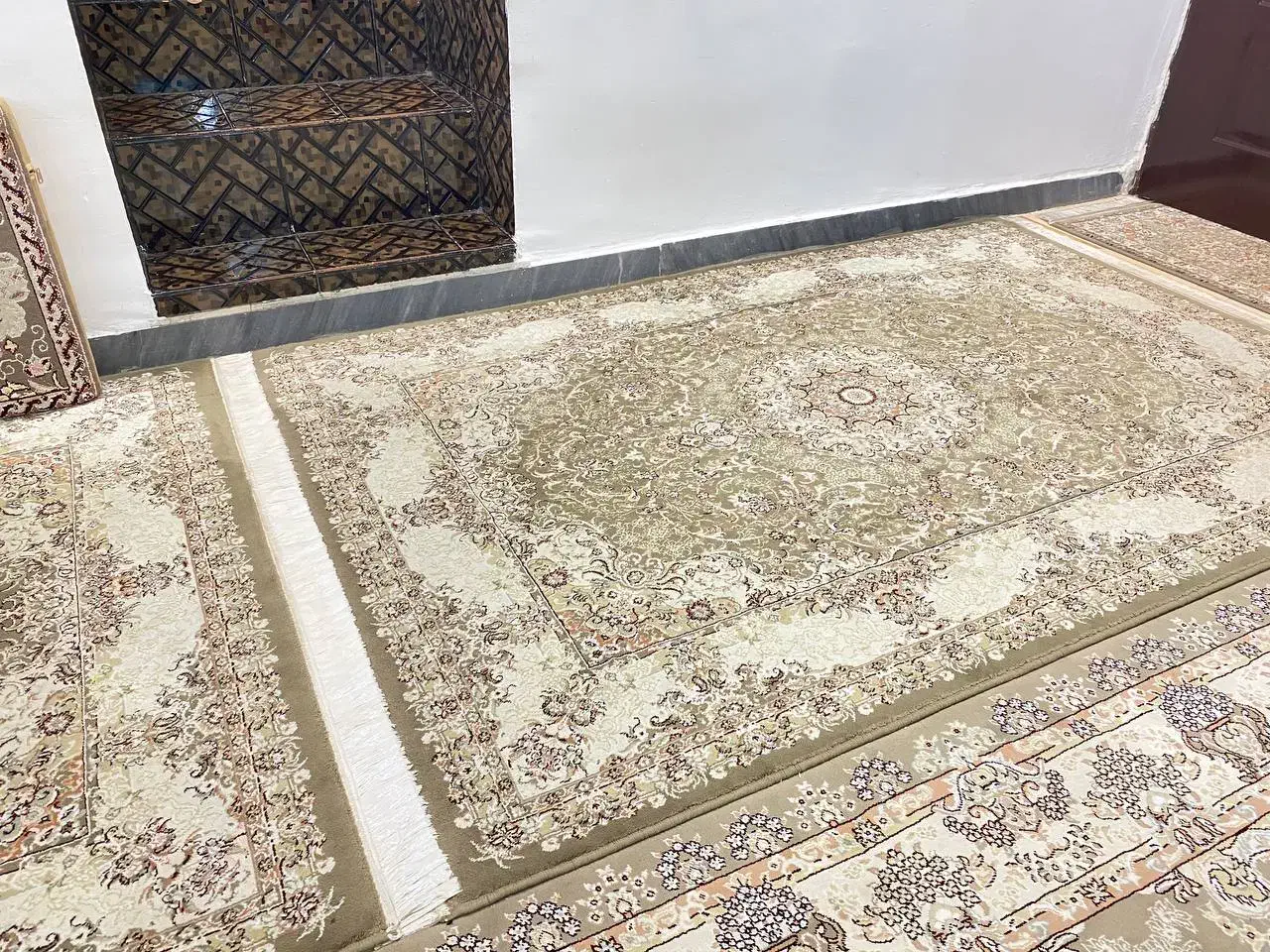 ۲ عدد فرش ۶ متری و چهار متری|فرش|لاهیجان, بازکیاگوراب|دیوار