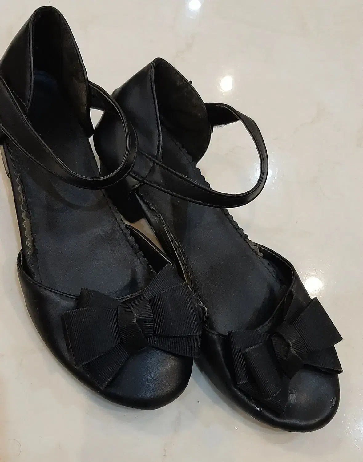 تعدادی کفش و کتونی دخترانه|کفش و لباس بچه|لاهیجان, گلستان|دیوار