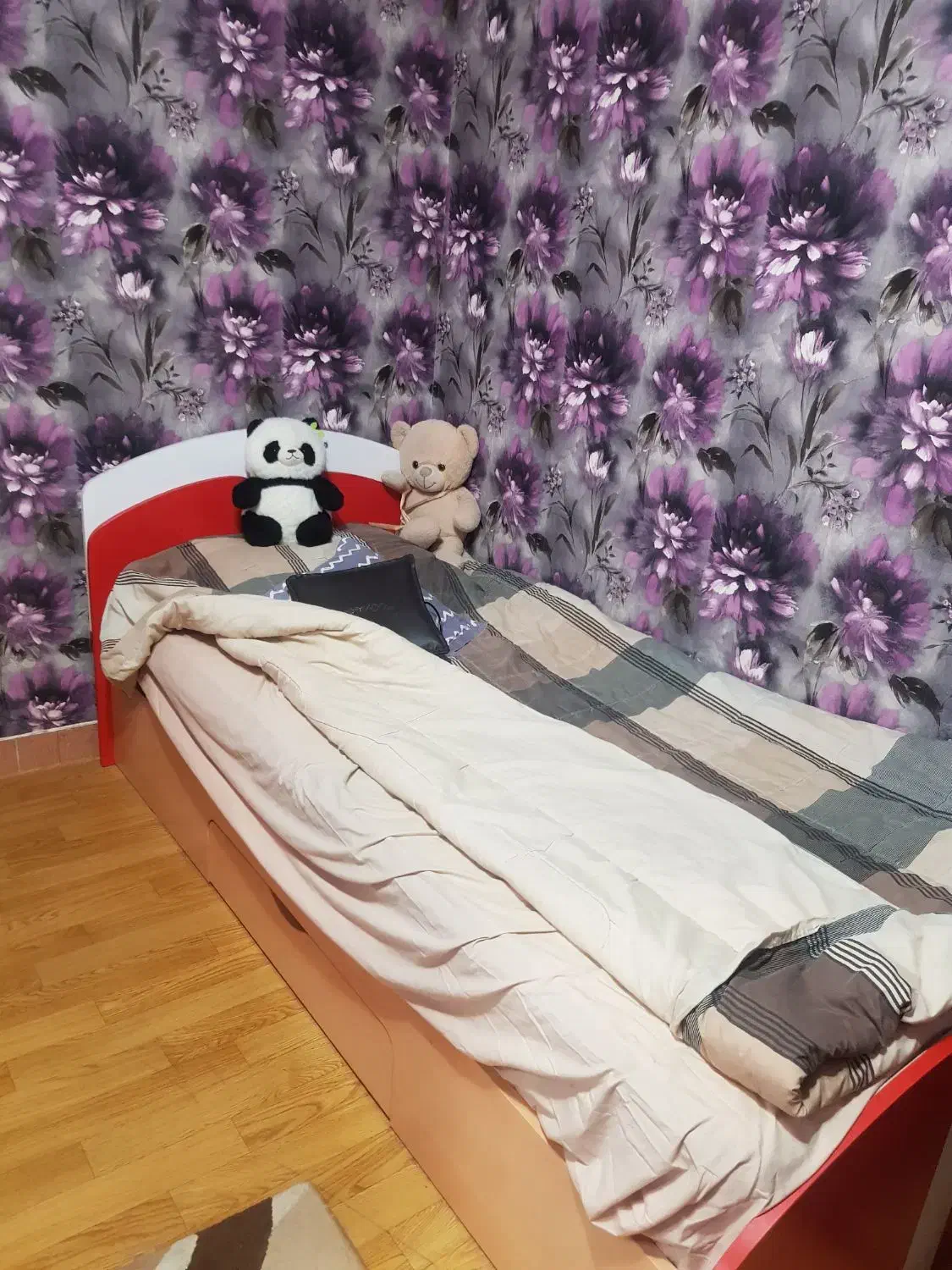 تخت و کمد نوجوان شرکتی با تشک طبی نو.۱۸۰سانتی|تخت و سرویس خواب|قزوین, |دیوار