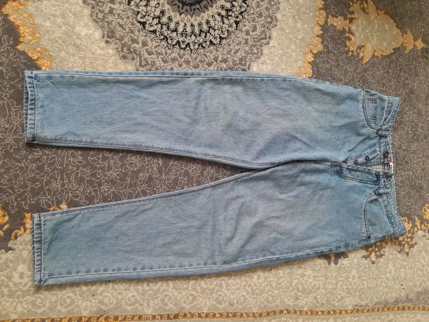 شلوارلی رایگان|لباس|تربت جام, بوستان وحدت|دیوار