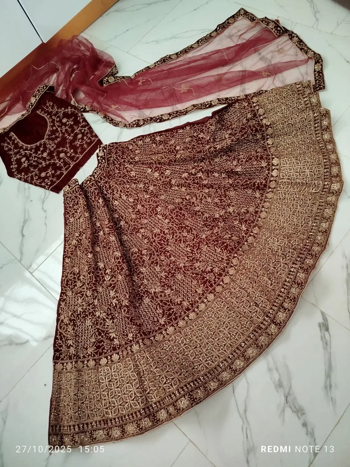 مجلسی هندی|لباس|بیرجند, |دیوار